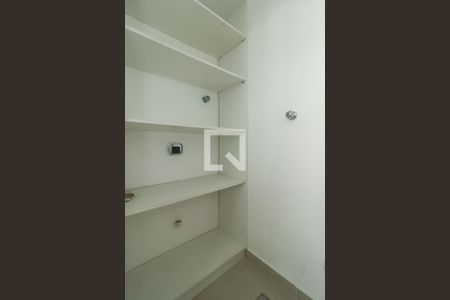 Dispensa de casa à venda com 3 quartos, 255m² em Jardim Lindóia, Porto Alegre