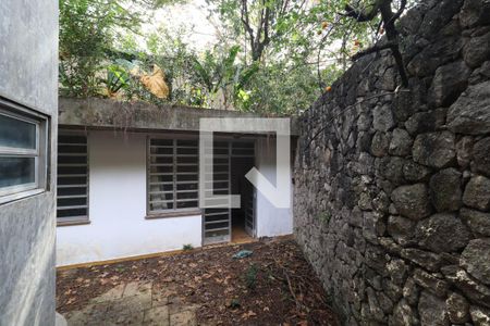 Quintal de casa à venda com 3 quartos, 695m² em Pinheiros, São Paulo