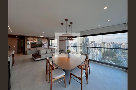 Sala de apartamento à venda com 3 quartos, 131m² em Campo Belo, São Paulo