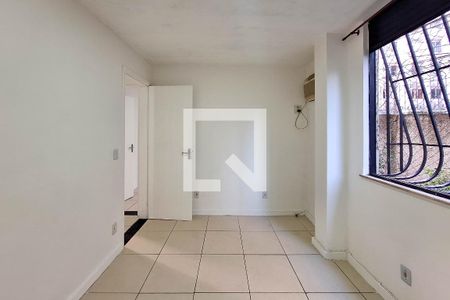 Quarto 1 de apartamento para alugar com 3 quartos, 60m² em Santa Rosa, Niterói