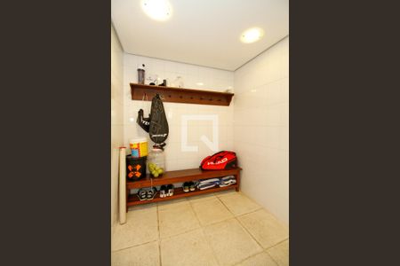 Vestiário Masculino (Academia, Piscina e Quadra) de casa à venda com 4 quartos, 1300m² em Jardim das Bandeiras, São Paulo