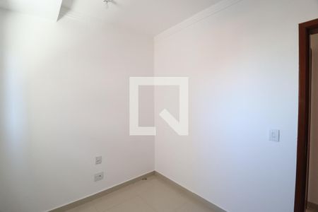 Quarto 1 de apartamento para alugar com 2 quartos, 118m² em Santa Mônica, Uberlândia