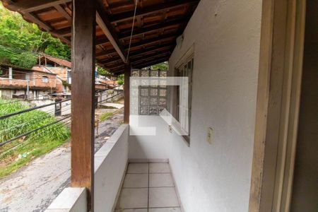 Área de Serviço de casa para alugar com 1 quarto, 50m² em Maria Paula, Niterói