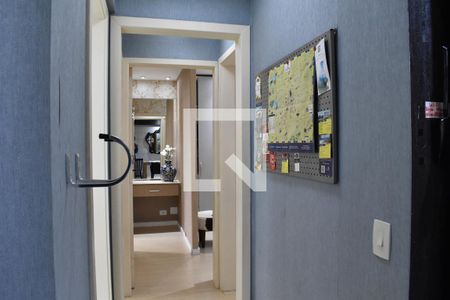 Corredor de apartamento para alugar com 3 quartos, 71m² em Centro, Curitiba