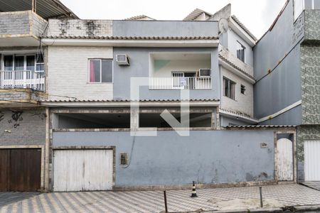 Fachada de casa à venda com 3 quartos, 110m² em Irajá, Rio de Janeiro