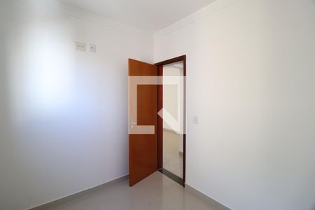 Quarto 1 de apartamento para alugar com 2 quartos, 59m² em Santa Mônica, Uberlândia
