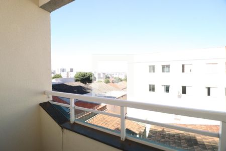Varanda da Suíte de apartamento para alugar com 2 quartos, 59m² em Santa Mônica, Uberlândia