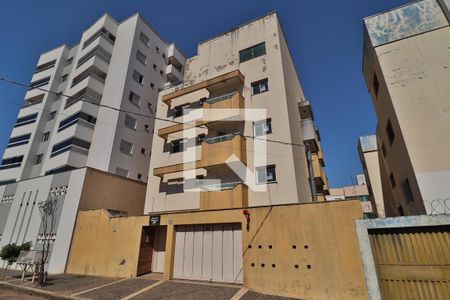 Fachada de apartamento para alugar com 2 quartos, 59m² em Santa Mônica, Uberlândia