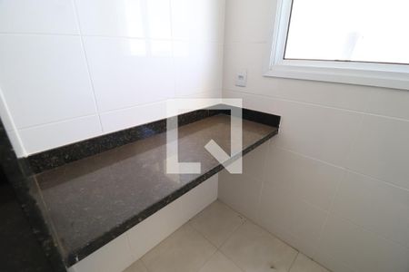 Cozinha e Área de Serviço de apartamento para alugar com 2 quartos, 60m² em Santa Mônica, Uberlândia