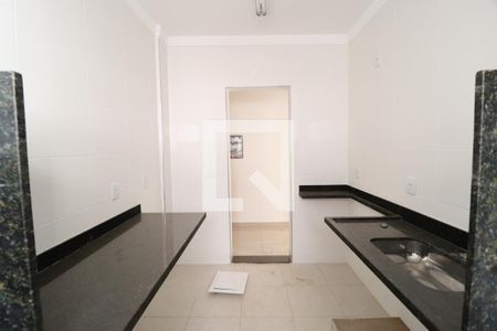 Cozinha de apartamento para alugar com 2 quartos, 59m² em Santa Mônica, Uberlândia