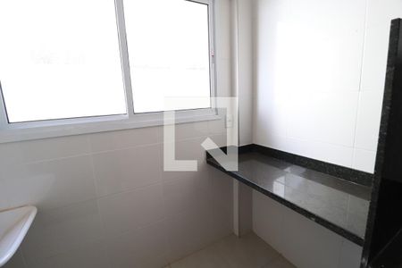 Cozinha e Área de Serviço de apartamento para alugar com 2 quartos, 59m² em Santa Mônica, Uberlândia