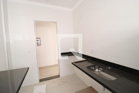Cozinha de apartamento para alugar com 2 quartos, 59m² em Santa Mônica, Uberlândia