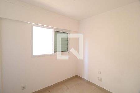 Quarto 1 de apartamento para alugar com 2 quartos, 60m² em Santa Mônica, Uberlândia