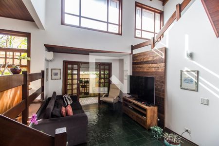 Sala de TV de casa de condomínio à venda com 4 quartos, 320m² em Residencial Dez (alphaville), Santana de Parnaíba