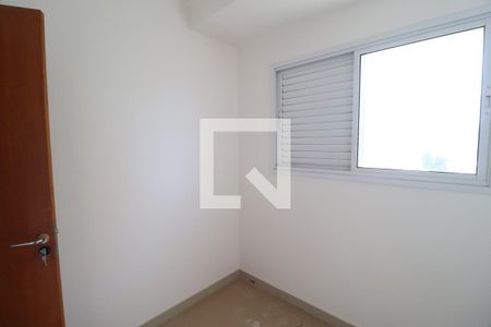 Quarto 2 de apartamento para alugar com 3 quartos, 134m² em Santa Mônica, Uberlândia