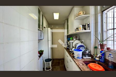 Cozinha de apartamento à venda com 3 quartos, 90m² em Silveira, Belo Horizonte