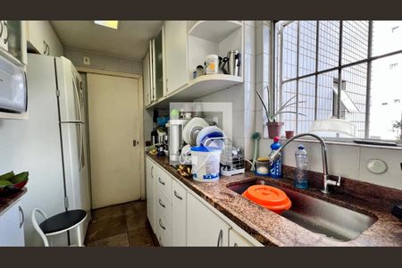 Cozinha de apartamento à venda com 3 quartos, 90m² em Silveira, Belo Horizonte
