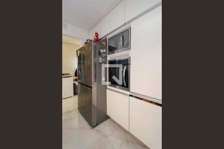 Cozinha de casa de condomínio à venda com 4 quartos, 230m² em Jardim Monte Kemel, São Paulo