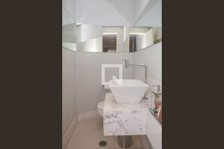 Lavabo de apartamento à venda com 3 quartos, 135m² em Perdizes, São Paulo