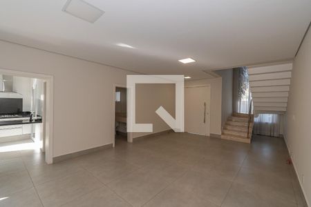 Sala  de casa de condomínio para alugar com 3 quartos, 205m² em Residencial Real Park Sumaré, Sumaré