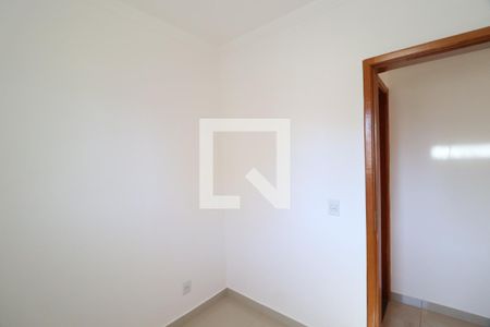Quarto 2 de apartamento para alugar com 3 quartos, 69m² em Santa Mônica, Uberlândia