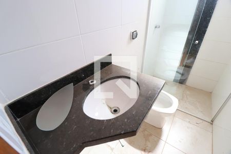Banheiro Social de apartamento para alugar com 3 quartos, 69m² em Santa Mônica, Uberlândia