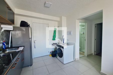 Sala / Cozinha / Area de serviço de apartamento para alugar com 2 quartos, 34m² em Vila Graciosa, São Paulo