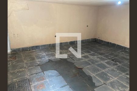 Garagem de casa de condomínio para alugar com 6 quartos, 704m² em Taquara, Rio de Janeiro