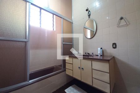 Banheiro da Suíte 2 de casa à venda com 9 quartos, 600m² em Vila Joaquim Inacio, Campinas
