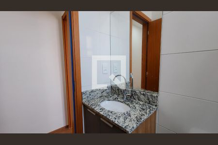 Banheiro de apartamento à venda com 2 quartos, 49m² em Jardim Carolina, Jundiaí