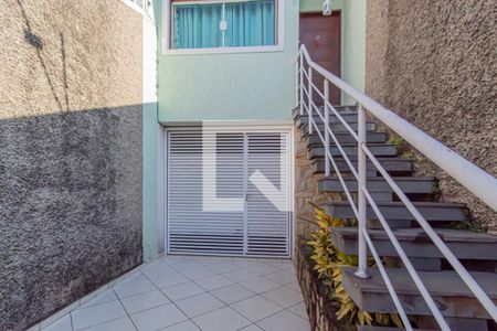 Casa à venda com 275m², 3 quartos e 4 vagas Casa à venda com 275m², 3 quartos e 4 vagasFachada