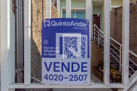 Casa à venda com 275m², 3 quartos e 4 vagas Casa à venda com 275m², 3 quartos e 4 vagasFachada