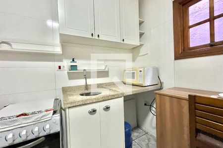 Cozinha de apartamento para alugar com 1 quarto, 26m² em Jardim Oriental, São Paulo