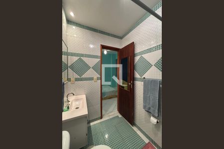 Banheiro social de apartamento à venda com 1 quarto, 50m² em Copacabana, Rio de Janeiro