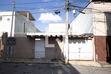 Fachada de casa à venda com 6 quartos, 200m² em Vila Ede, São Paulo