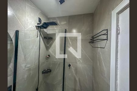Banheiro de kitnet/studio para alugar com 1 quarto, 24m² em Centro, Rio de Janeiro