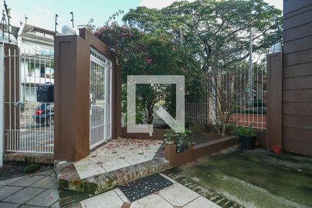 Quintal de casa à venda com 4 quartos, 278m² em Vila Jardim, Porto Alegre