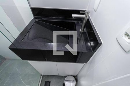 Banheiro social de apartamento à venda com 2 quartos, 60m² em Manacás, Belo Horizonte