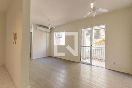 Sala de apartamento à venda com 2 quartos, 57m² em Humaitá, Porto Alegre