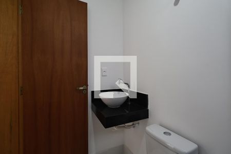 Banheiro de apartamento à venda com 2 quartos, 53m² em Vila Guiomar, Santo André