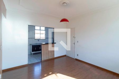 Sala de casa de condomínio à venda com 2 quartos, 55m² em Parque Xangri-lá, Contagem