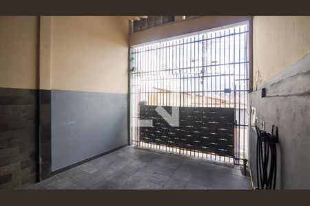 Garagem de casa à venda com 4 quartos, 185m² em Ipiranga, Belo Horizonte