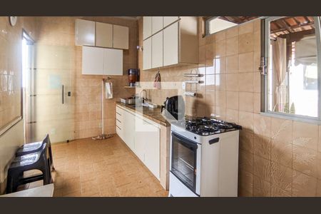 Cozinha de casa à venda com 4 quartos, 185m² em Ipiranga, Belo Horizonte