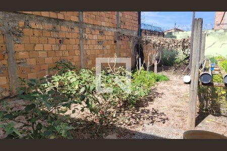 Quintal de casa à venda com 5 quartos, 421m² em Ingá, Betim