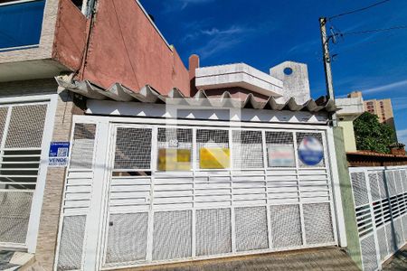 Fachada de casa à venda com 3 quartos, 100m² em Vila Industrial, São Paulo