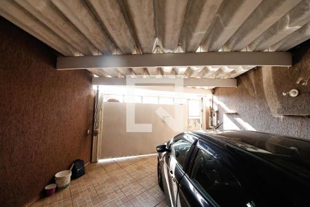 Garagem de casa à venda com 3 quartos, 100m² em Vila Industrial, São Paulo