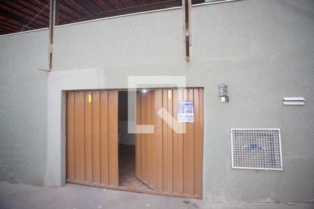 Fachada de casa à venda com 3 quartos, 400m² em Estrela do Oriente, Belo Horizonte