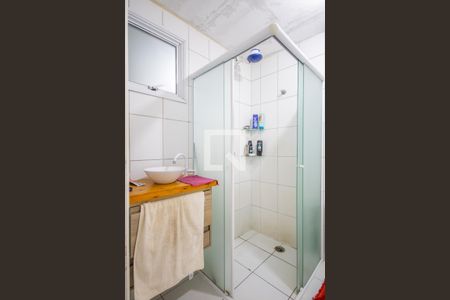 Banheiro de apartamento para alugar com 2 quartos, 48m² em Metalúrgicos, Osasco