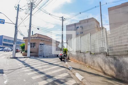 Fachada de apartamento para alugar com 2 quartos, 48m² em Metalúrgicos, Osasco
