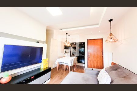 Sala de apartamento à venda com 2 quartos, 75m² em Cambuí, Campinas